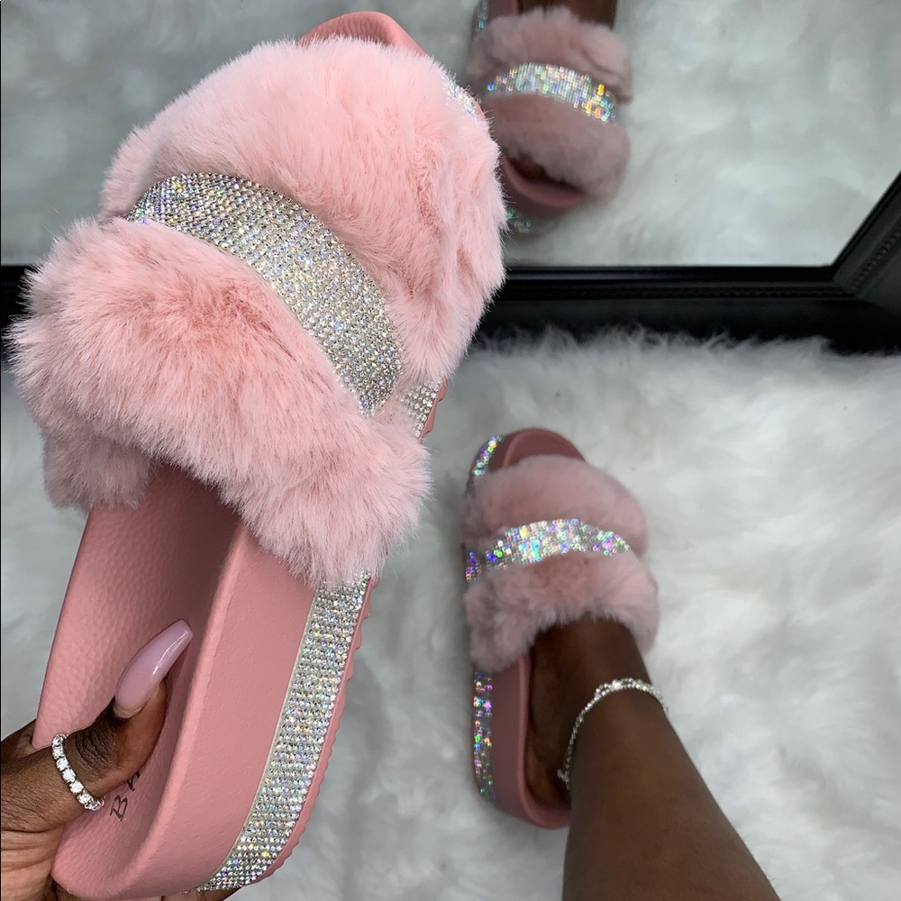 Pink fur rhinestone sandals